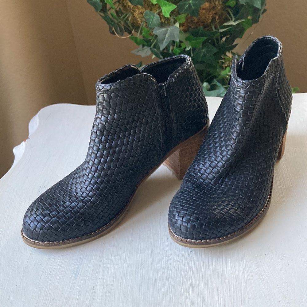 Beta Real Leather Block Heel Bootie Size EUR 36